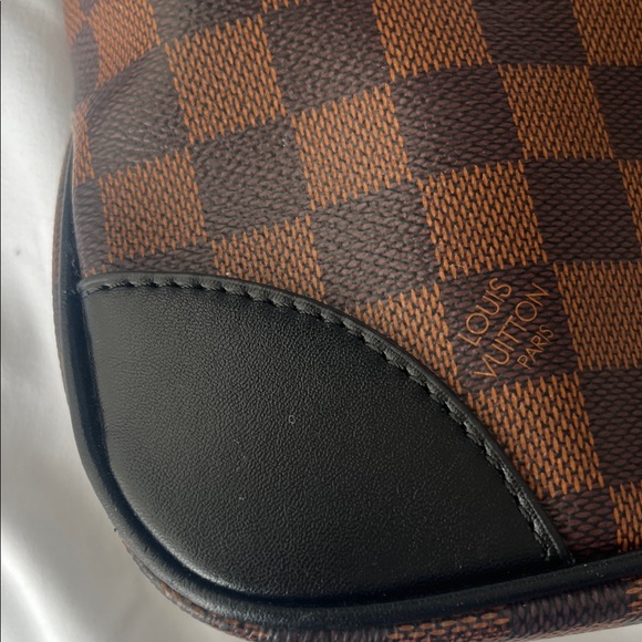 Louis Vuitton Brown Damier Ebene Crossbody with Black Trim & Gold Hardware - Picture 17 of 17
